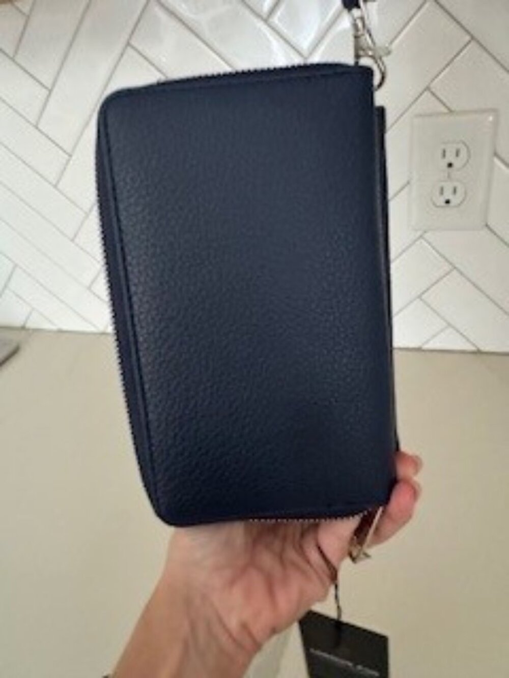 Navy London Fog Felicity pebble leather wristlet wallet. NWT - Picture 4 of 5